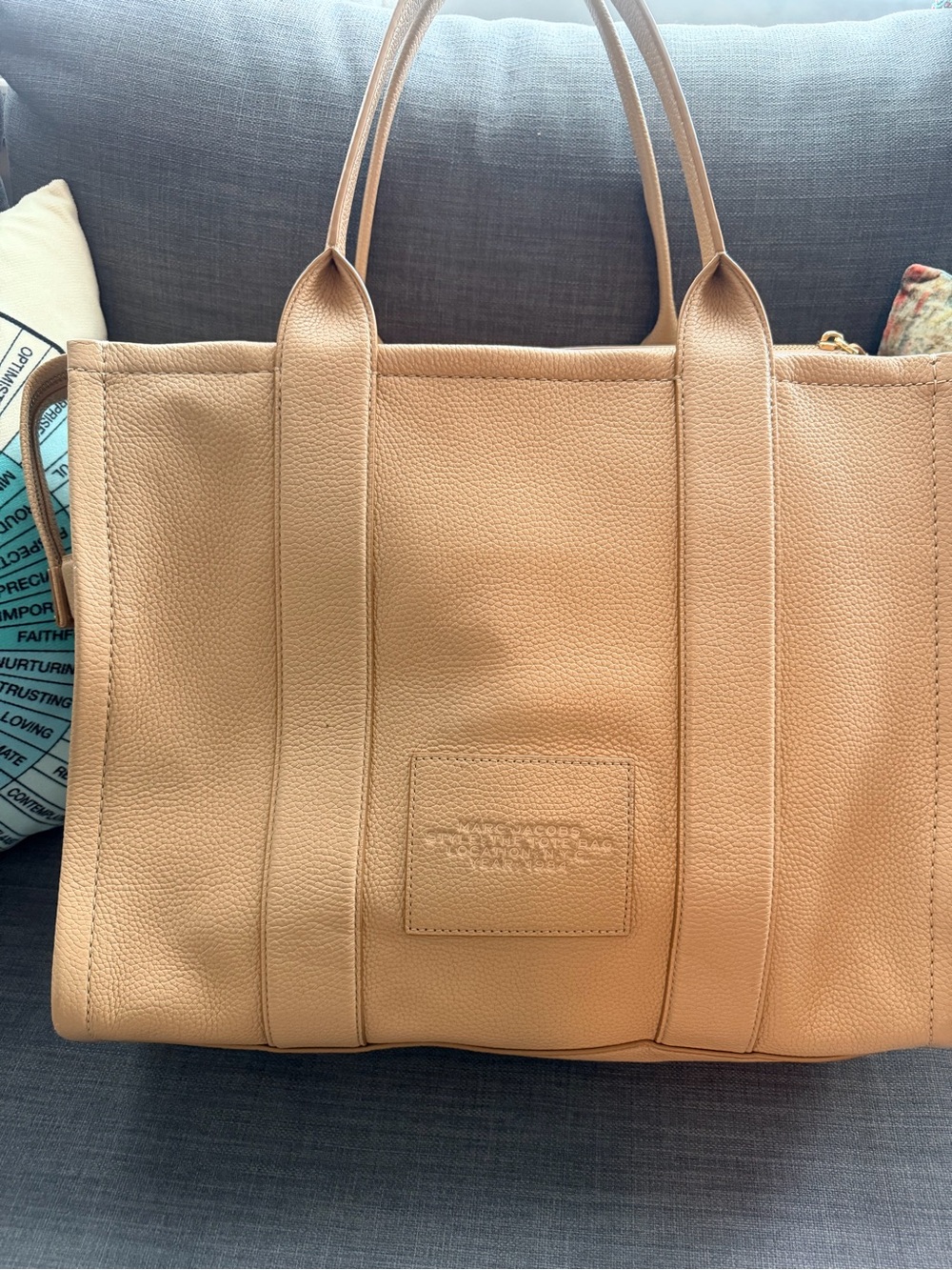 Marc Jacobs Leather Large The Tote Bag - Picture 4 of 10